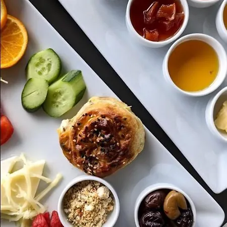 Woynpoint Hotel&cafe Отель Фетхие