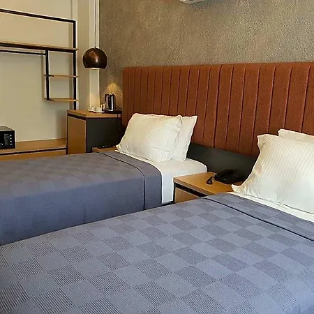 Woynpoint Hotel&cafe ホテル 3*